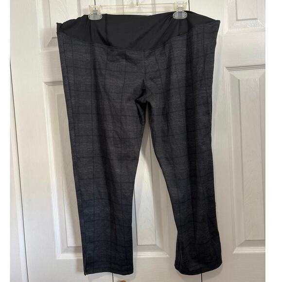 Ingrid & Isabel Soft Plaid Maternity Pants with Belly Panel Size Large - Picture 2 of 10